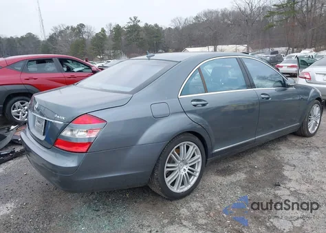 2008 Mercedes-Benz S 550 4Matic z USA, uszkodzony, nr VIN WDDNG86X58A177157